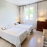 Villa Proche De La Cible, Familiale Avec Annexe, Jardin Et Parking