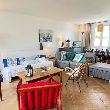 Proche De La Cible, Familiale Avec Annexe, Jardin Et Parking