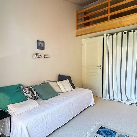 Proche De La Cible, Familiale Avec Annexe, Jardin Et Parking * Saint-Martin-de-Ré