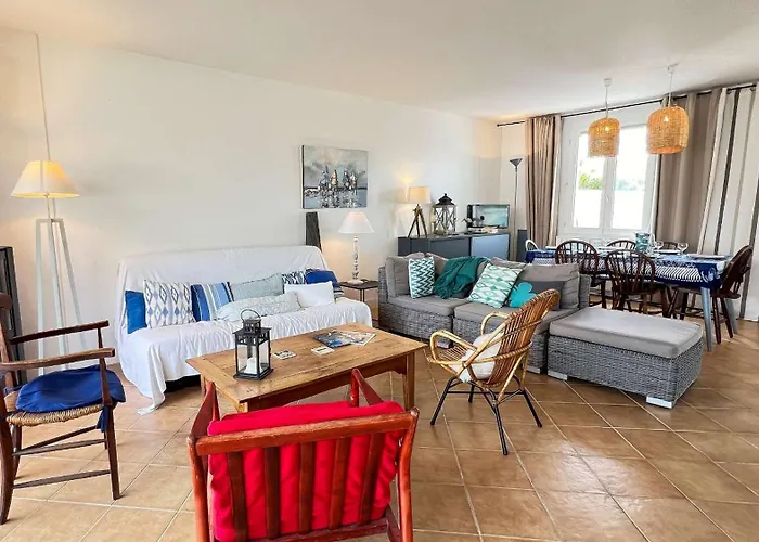 Proche De La Cible, Familiale Avec Annexe, Jardin Et Parking