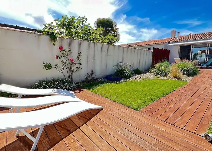 Proche De La Cible, Familiale Avec Annexe, Jardin Et Parking *