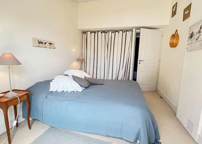 Proche De La Cible, Familiale Avec Annexe, Jardin Et Parking * Saint-Martin-de-Ré