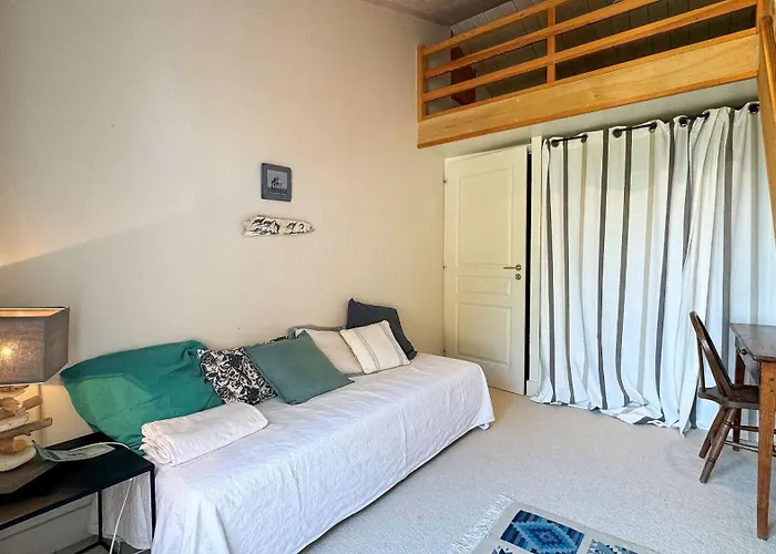 Proche De La Cible, Familiale Avec Annexe, Jardin Et Parking * Saint-Martin-de-Ré