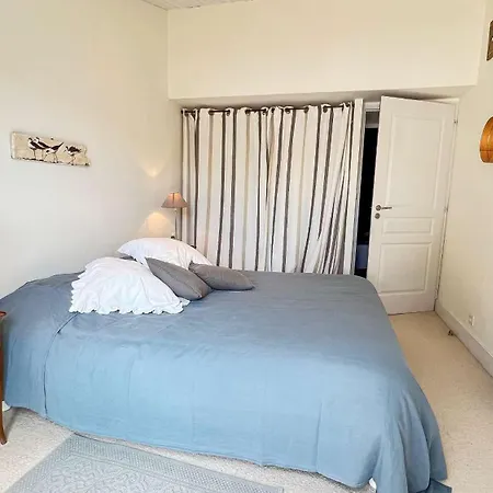 Proche De La Cible, Familiale Avec Annexe, Jardin Et Parking * Saint-Martin-de-Ré